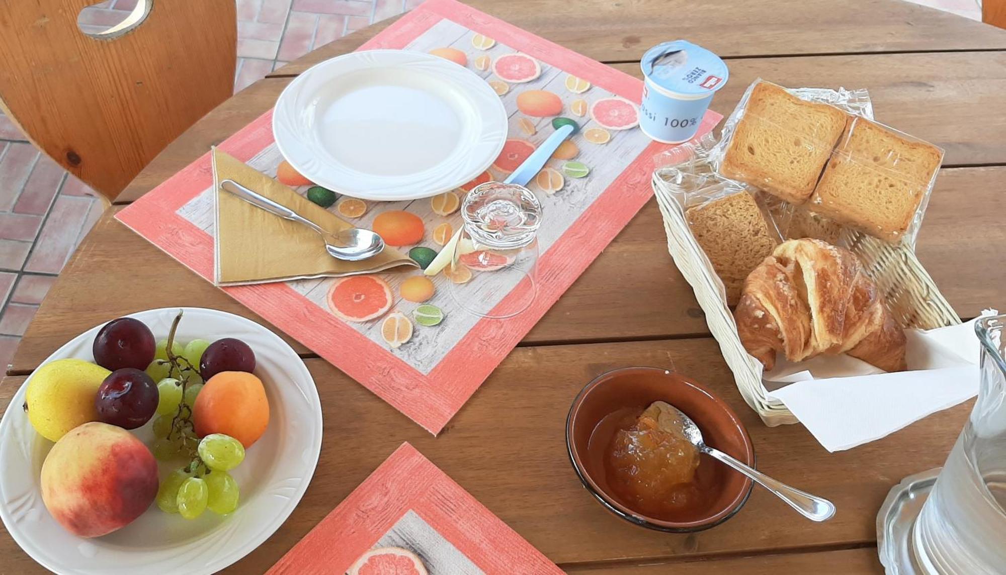 Bed and Breakfast Casale Battaglini Castelnuovo Cilento Exterior foto